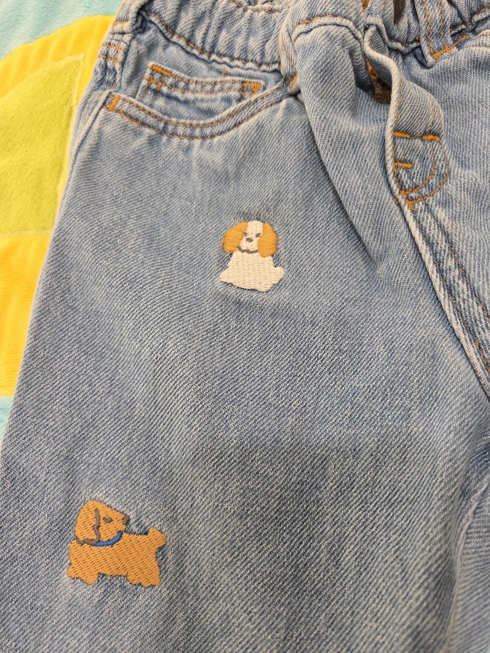 H&M Light Blue Denim Jeans with Dog Patches - Picture 4 of 7